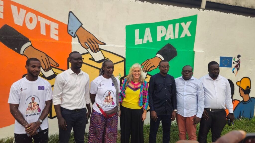 Inauguration d'une fresque « Je vote la paix » avec les partenaires