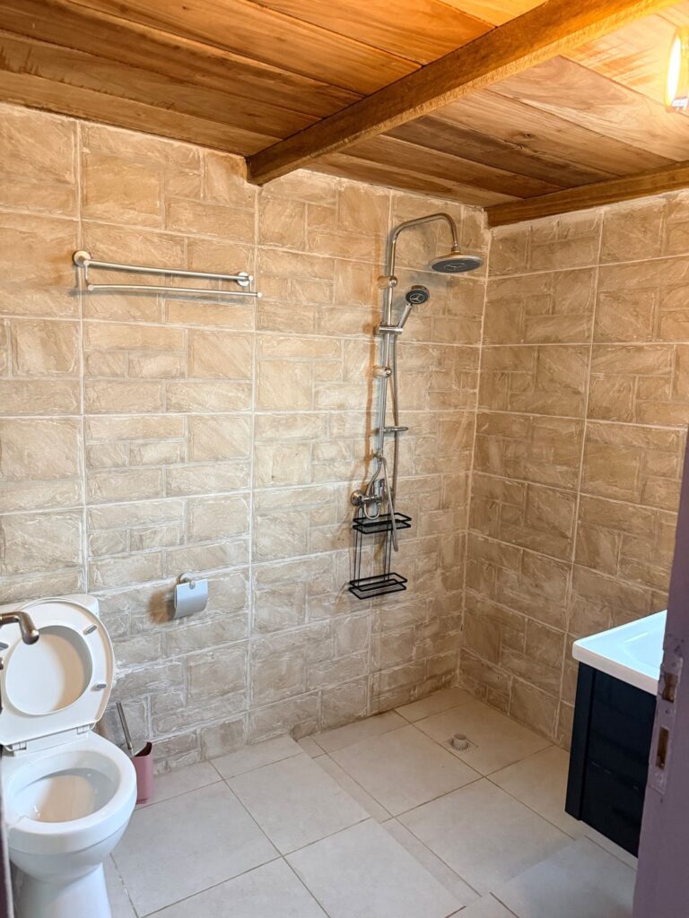 Le duplex rose, studio d'hébergement de La Fabrique Culturelle