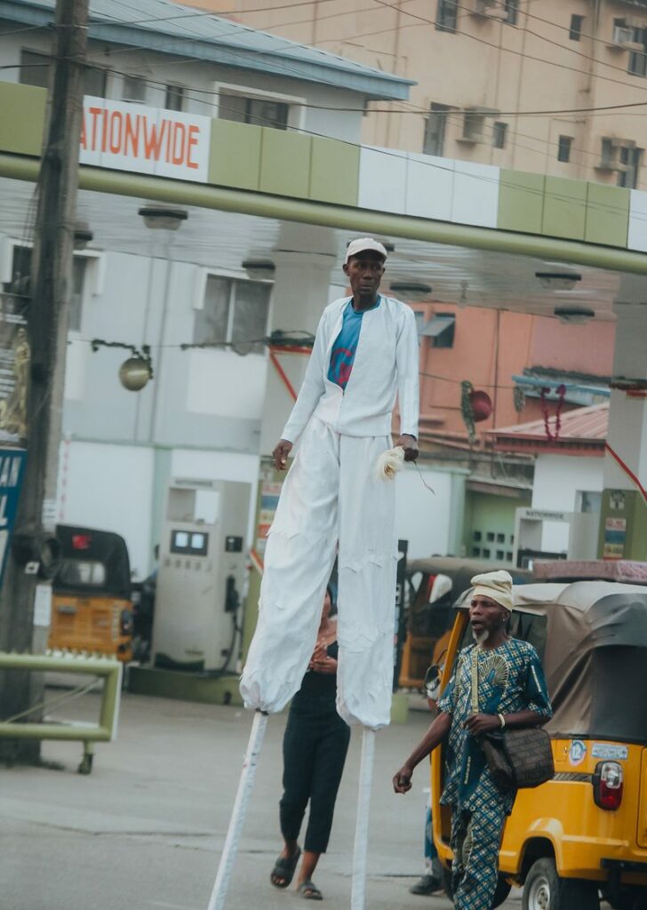 Échassier dans les rues de Lagos, Nigeria